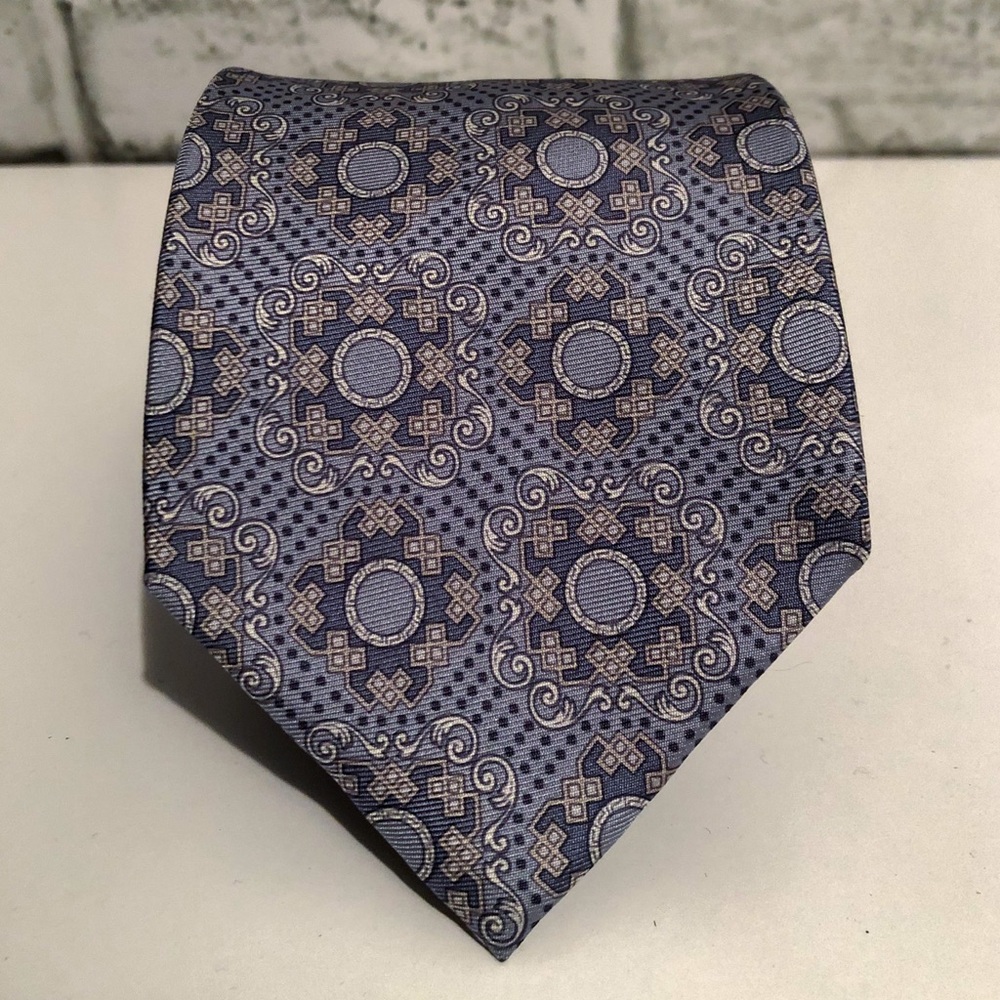 EUC Versace 100% Silk Necktie Made in Italy